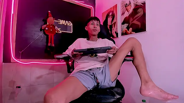 Daniel Deluc77 online show from December 21, 5:37 am