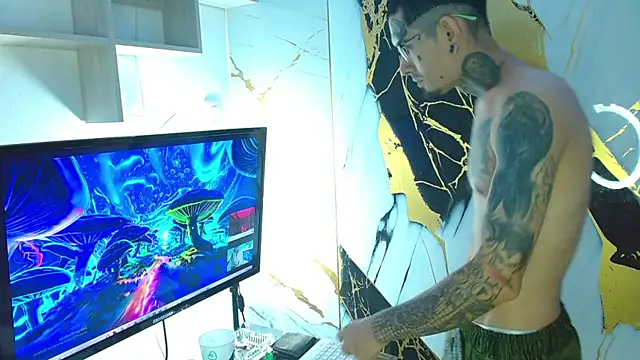 Boy tatto77 online show from April 22, 1:38 pm