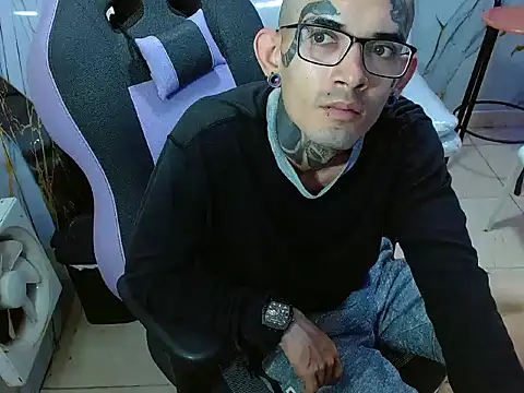 Boy tatto77 online show from March 17, 12:51 pm