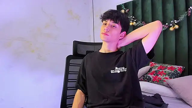 Aron valverde online show from December 23, 1:25 am