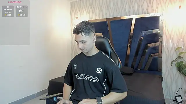 Noah Clarkk online show from April 4, 5:21 pm