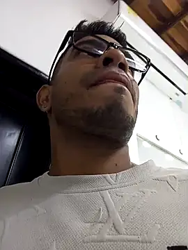 Moreno latino sex online show from December 20, 8:16 pm