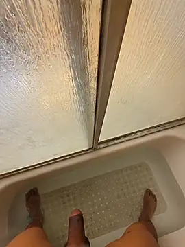 HoofedCylinder online show from April 6, 2:07 pm