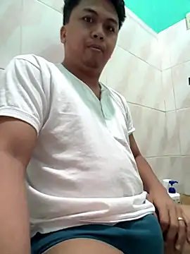 uyyumm online show from January 10, 1:44 am