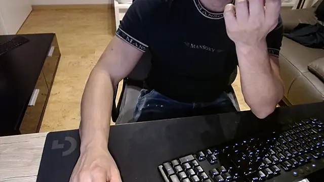 sensualman90 online show from January 7, 12:37 am