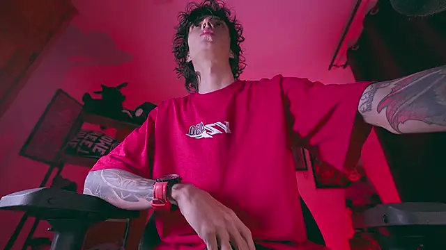 Olliver   y online show from February 8, 3:45 am