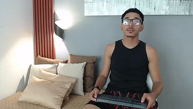 Julian Dark  online show from February 13, 4:19 am