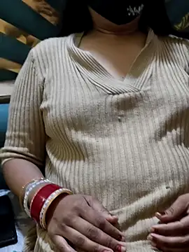 Jasmeen Couple online show from April 5, 9:55 pm