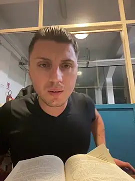 allee2206 online show from April 23, 8:33 pm