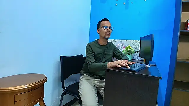 Oswalldo   online show from March 2, 12:23 pm