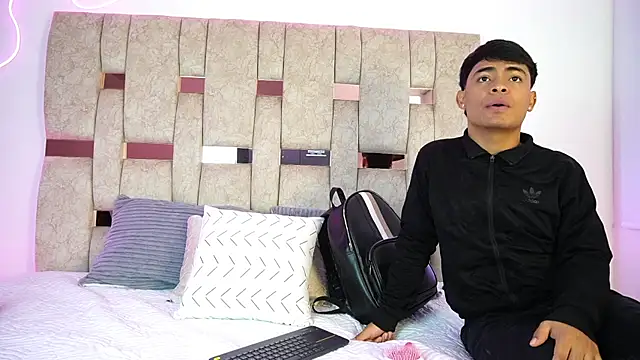 LiamJaxon online show from February 26, 3:30 am