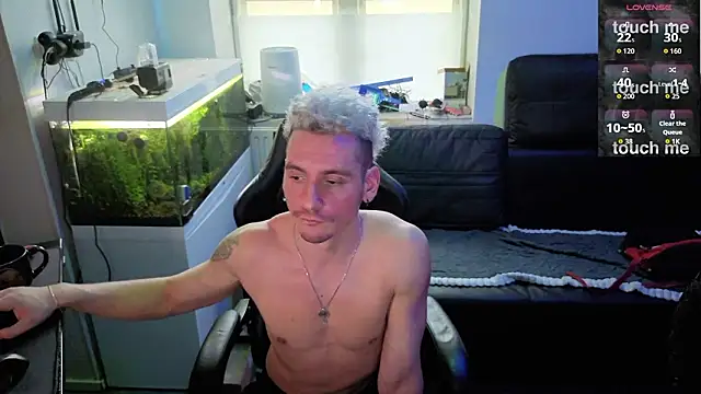 Rayzel White online show from February 10, 3:17 pm