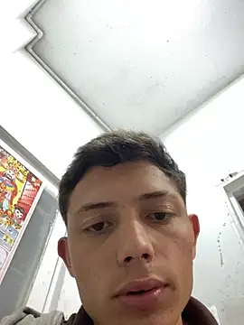 santiObrero online show from February 12, 9:32 pm