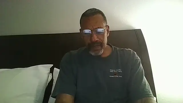 swimmer2496 online show from March 22, 4:50 am