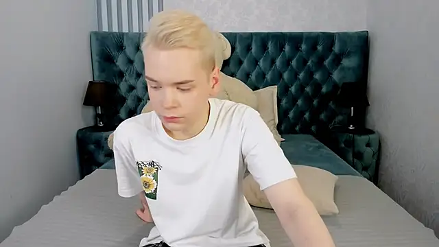 Je Salvatore online show from March 4, 7:26 am