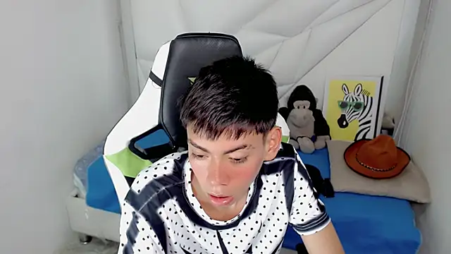 Liarr  online show from February 11, 8:36 pm