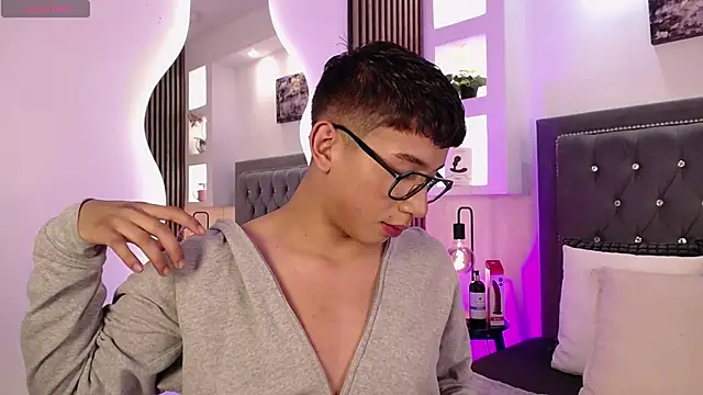 Fancy Vixen online show from March 25, 4:27 am