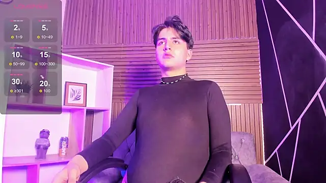 noahWolff  online show from February 25, 4:35 am