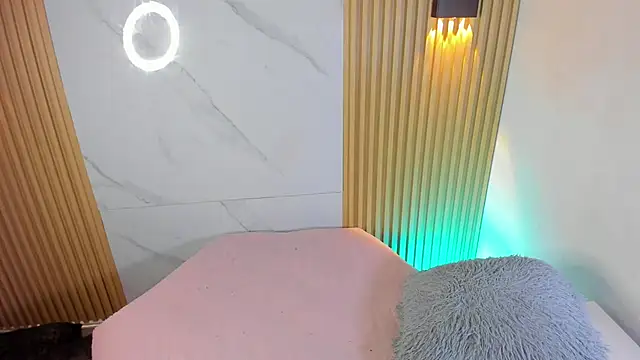 Christopher Hunter online show from March 1, 11:59 pm