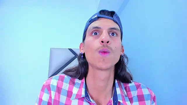 Noha-Smith online show from February 3, 4:10 am