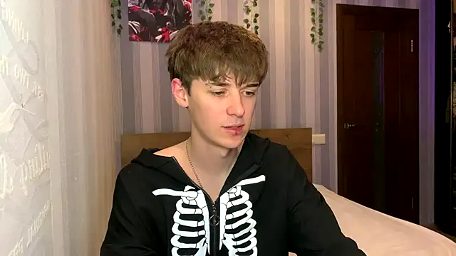 Sweet Dude online show from April 9, 9:21 pm