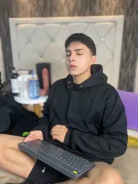 Samu Hott online show from March 30, 8:21 pm