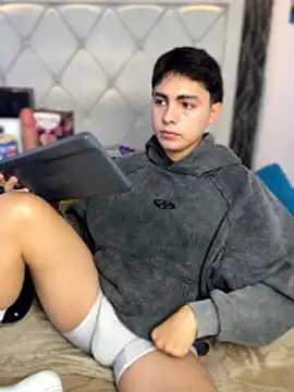 Samu Hott online show from February 13, 8:47 pm