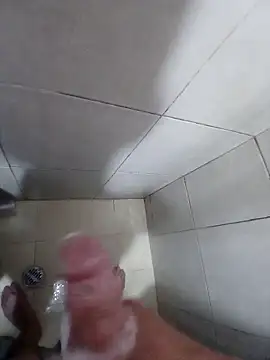 papi23l online show from March 3, 9:39 am