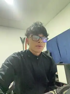 yisuz z online show from February 23, 3:52 am