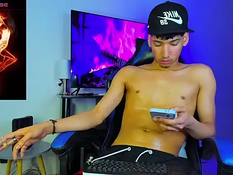 Lyam Russo online show from March 19, 8:50 am