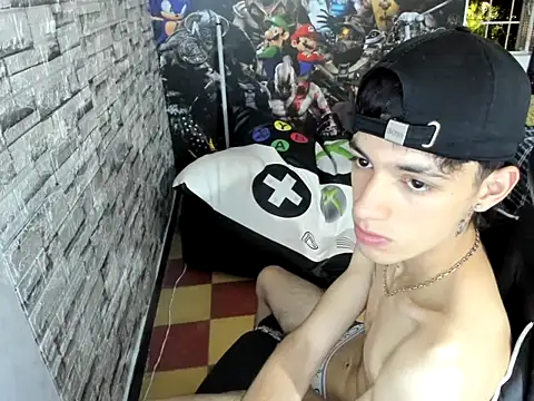 wex 077 online show from February 27, 1:40 am