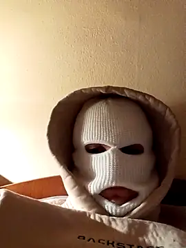 crasstail1 online show from February 18, 5:21 pm