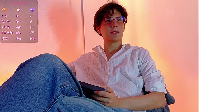 lui x dust online show from March 12, 4:09 am