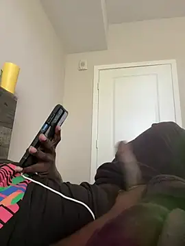 makeherfeelg online show from March 24, 1:16 pm