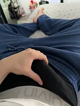 Vireontr1 online show from March 21, 1:59 pm