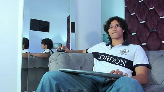 TonyBenedetti online show from March 18, 8:34 pm