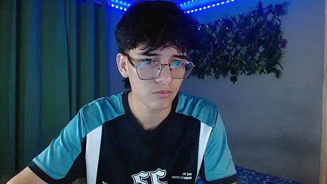 noah millerx online show from April 11, 6:31 am