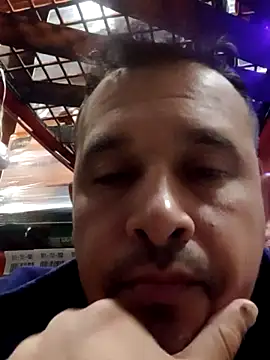 Ezehombre online show from April 7, 11:05 pm