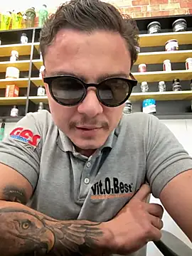 Arthurtatoo28 online show from March 3, 6:15 pm