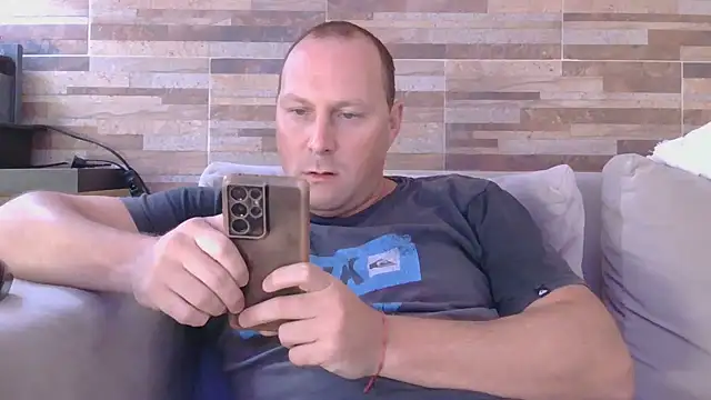 lustonfan online show from April 9, 3:40 pm