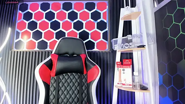 Cristopher Wild online show from April 27, 8:36 pm