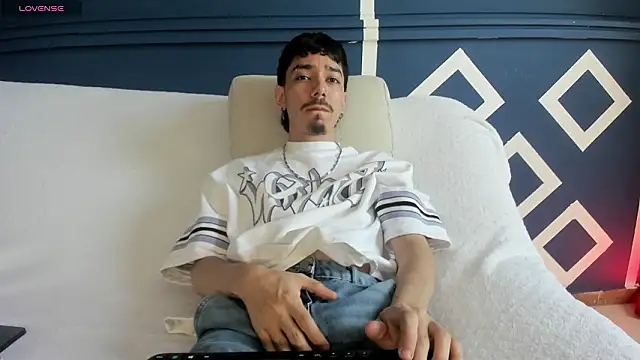 finn jackson online show from March 14, 7:32 pm