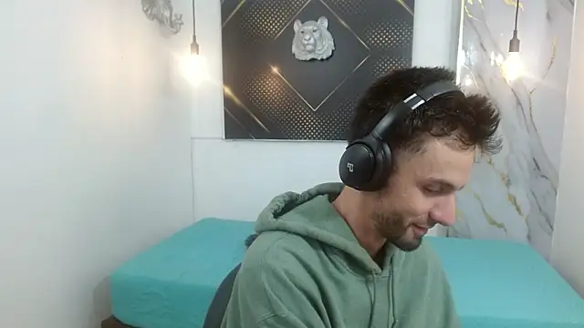 KingOfTemptation online show from April 14, 3:50 am