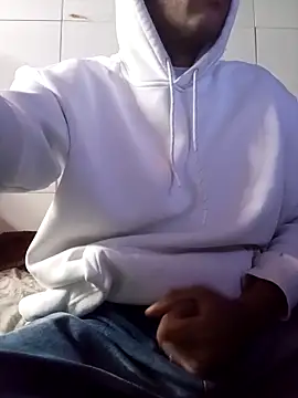 SeuDono  online show from April 21, 9:21 pm