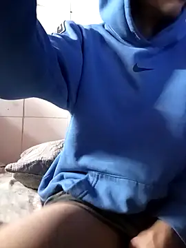 SeuDono  online show from April 15, 1:38 am