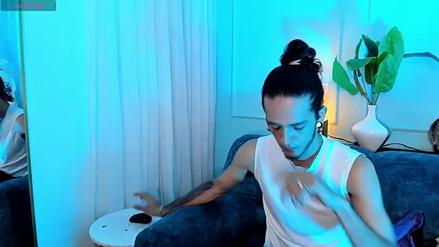 Skinny Mac online show from April 12, 2:29 pm