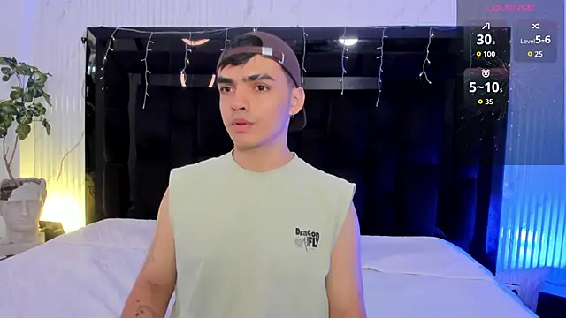 NicoKinggs  online show from March 10, 1:39 pm