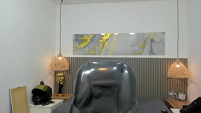 AlessandroFranco online show from April 29, 1:38 pm