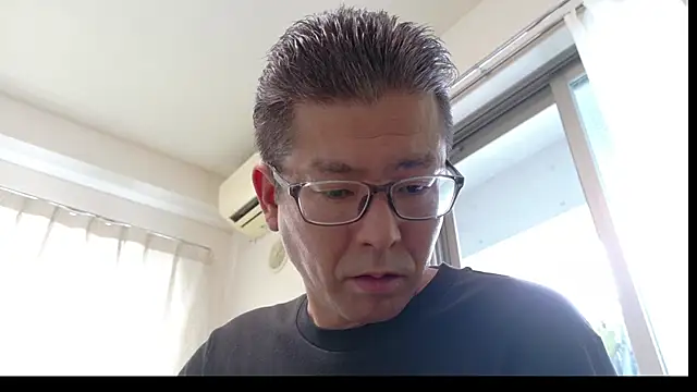 zakochin1106 online show from April 15, 3:17 am