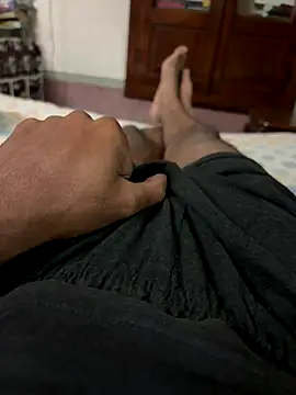 OBengaliBabuO online show from December 1, 5:49 pm